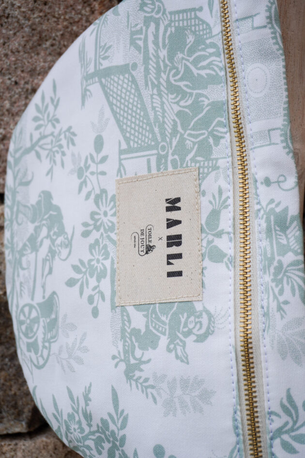 Sac banane Églantine - Toile de Jouy vert d'eau – Image 4