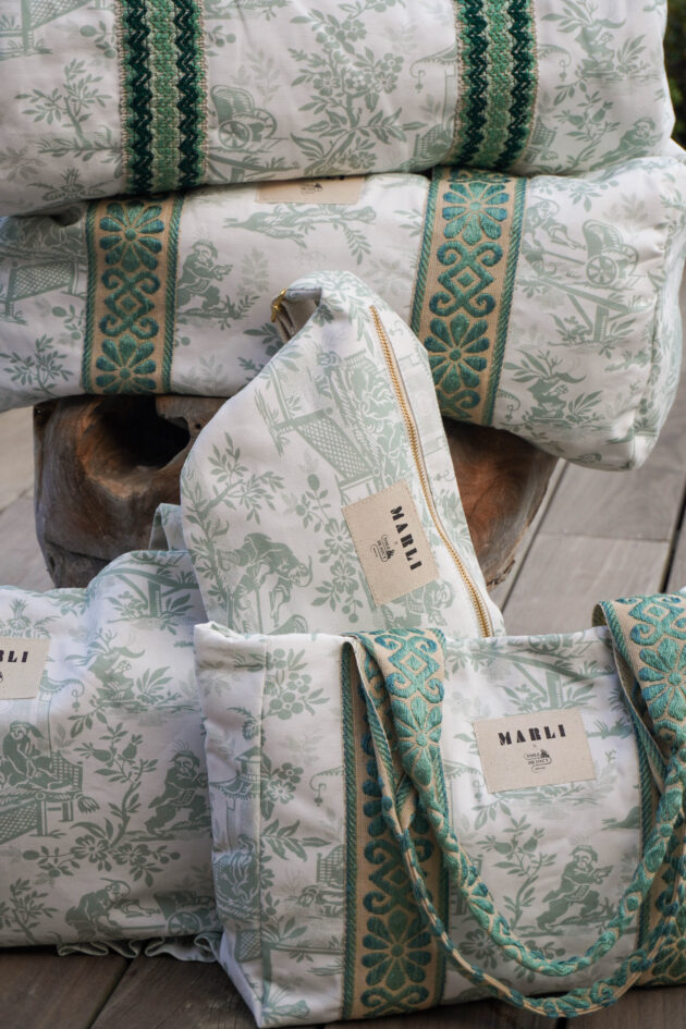 Sac banane Églantine - Toile de Jouy vert d'eau – Image 5