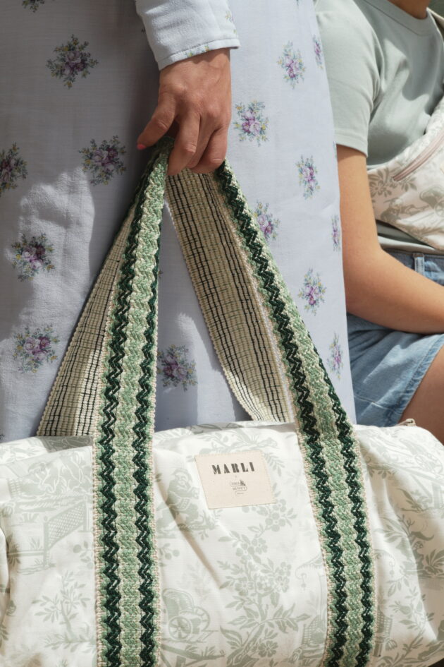 Précommande Sac Polochon dim toile de jouy vert d'eau – Image 2