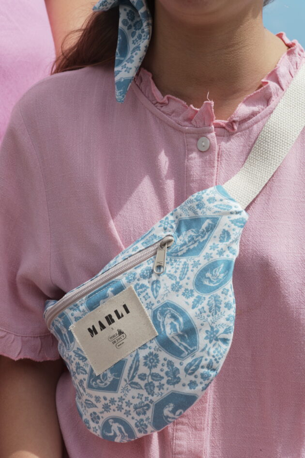 Sac banane mini Emilie - Toile de jouy bleu ciel