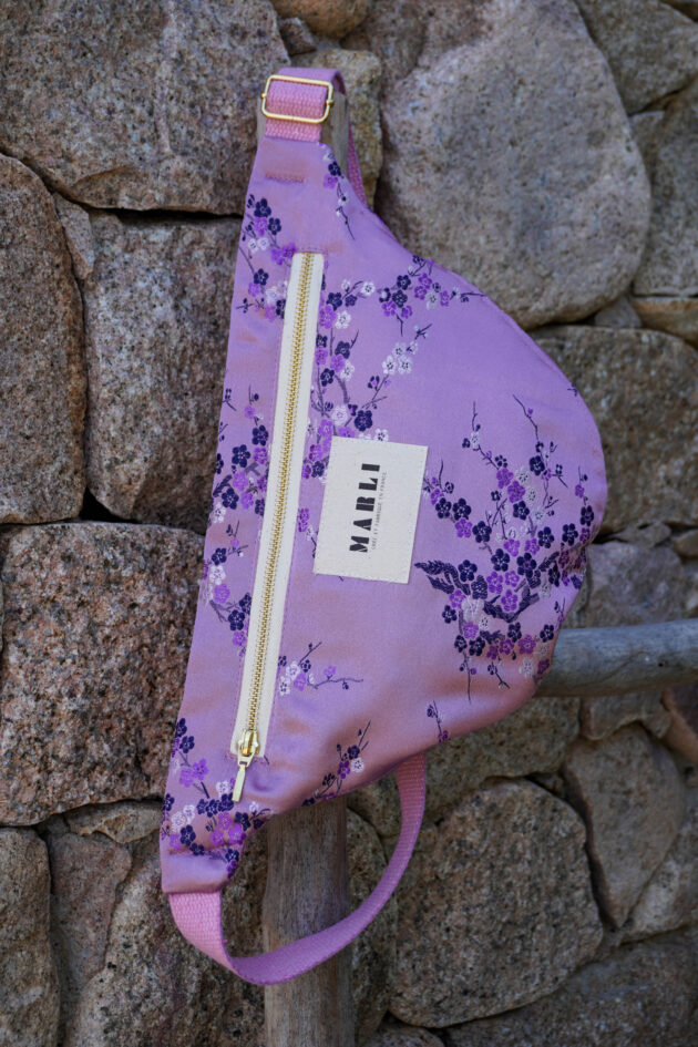 Sac banane Leelo fleuri rose et lila – Image 4