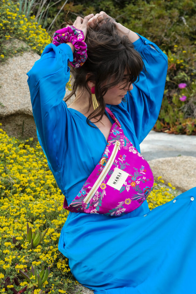Sac banane Leelo fleurs stylisées fuschia