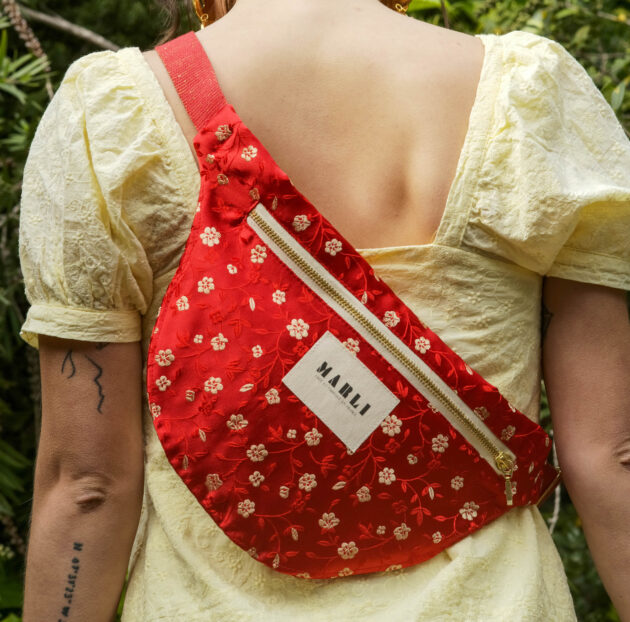 Sac banane Leelo fleuri rouge et doré