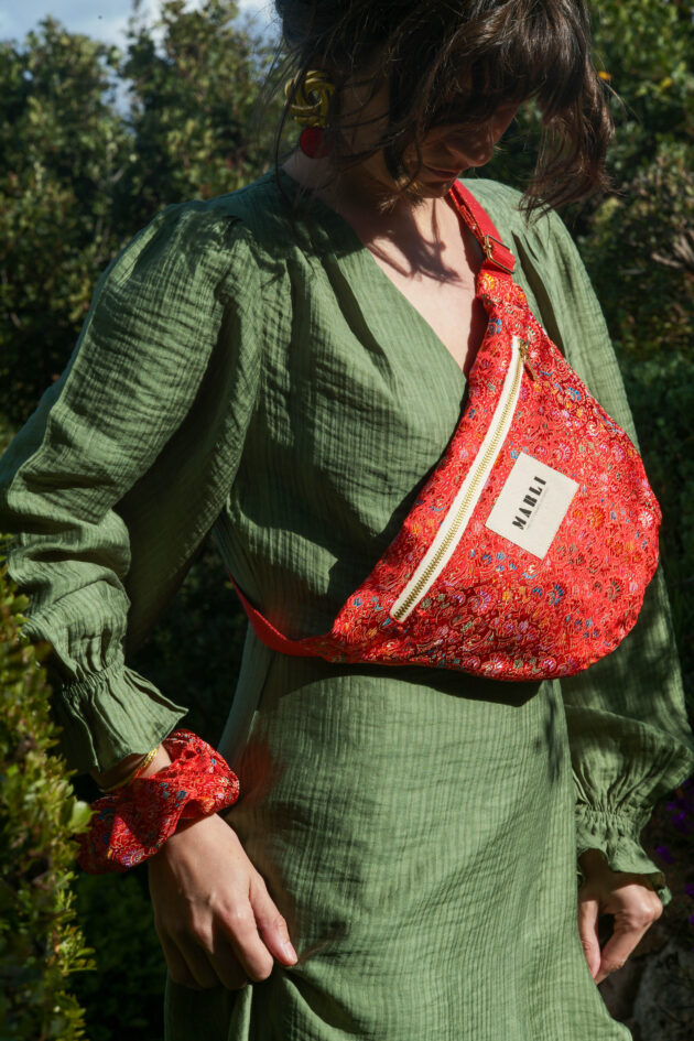 Chouchou Malou fleuri rouge et multicolore – Image 2