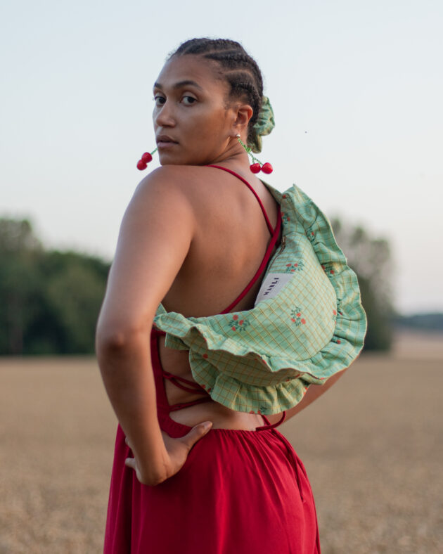 Sac banane froufrou paloma carreau fleuri vert et rouge – Image 3