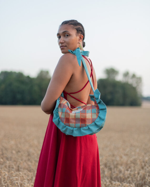 Sac banane froufrou paloma bicolore Carreau multicolore et froufrou bleu céladon – Image 2