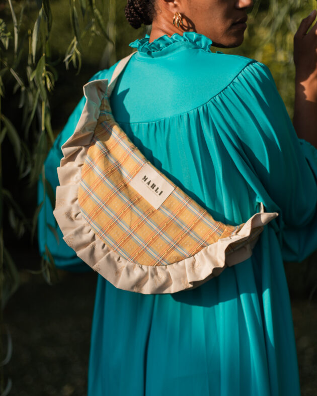 Sac banane froufrou paloma bicolore Carreau jaune bleu ciel ecru et froufrou fleuri écru