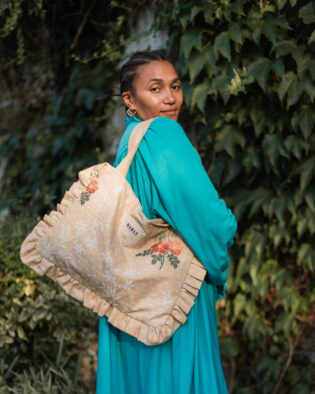 Cabas froufrou Emma carreau fleuri orange et beige