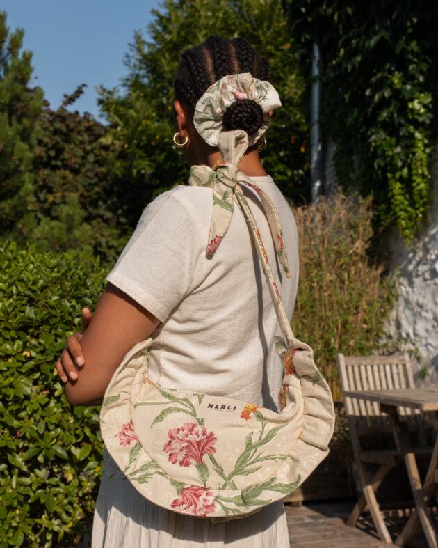 Sac banane froufrou paloma grosse fleur rouge vert et beige – Image 3