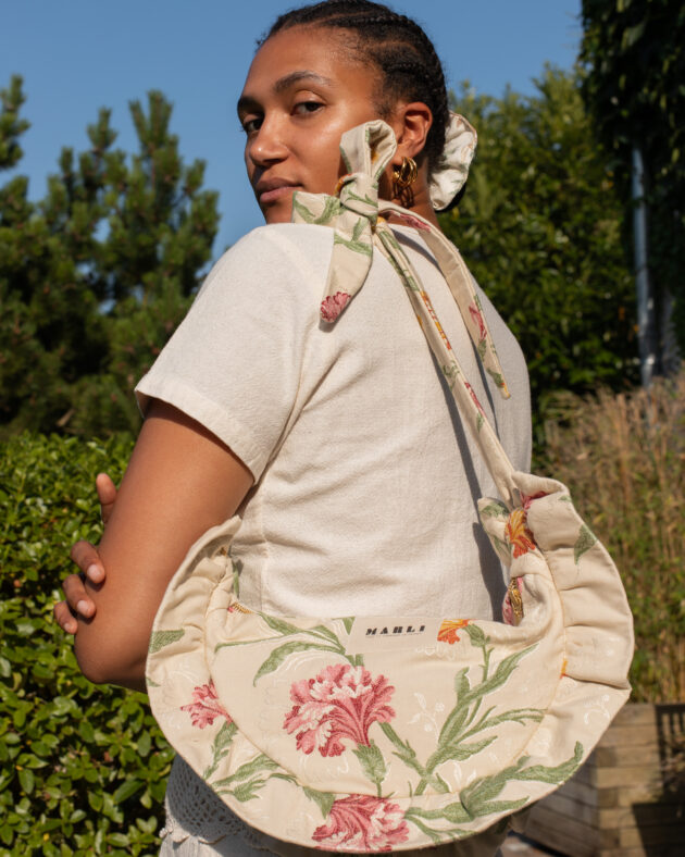 Sac banane froufrou paloma grosse fleur rouge vert et beige – Image 2