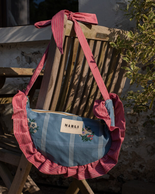 Sac banane froufrou paloma bicolore Carreau fleuri bleu et froufrou rose