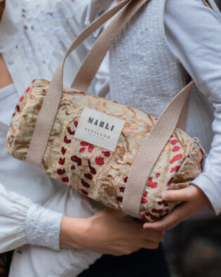 Sac Polochon mini Charlo Motif baroque beige et bordeaux