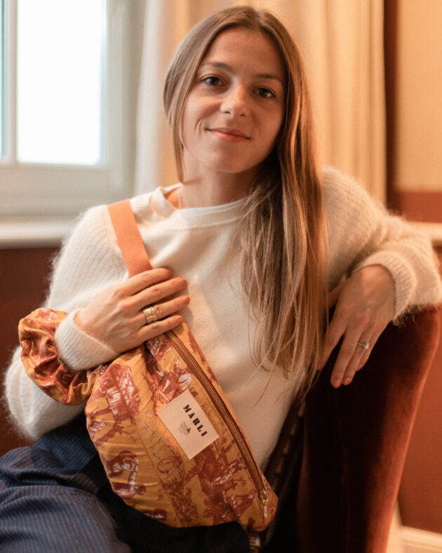 Sac banane Églantine - Toile de Jouy terracota et moutarde – Image 2