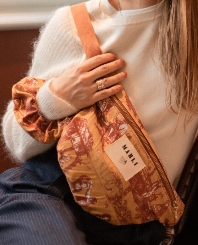 Sac banane Églantine - Toile de Jouy terracota et moutarde