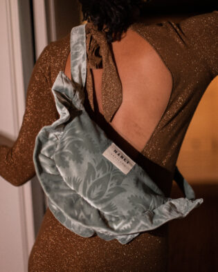 Sac banane froufrou Maria - Velours bleu gris