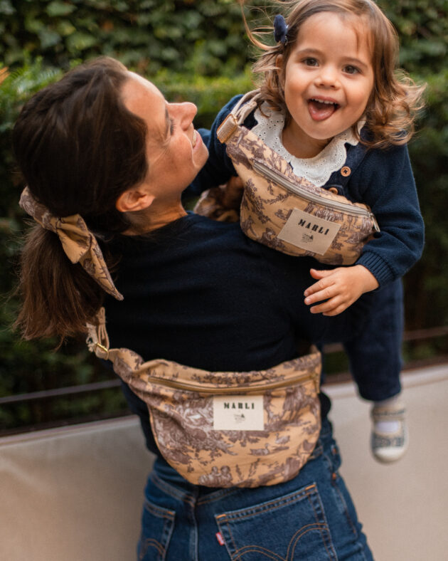 Sac banane Églantine - Toile de Jouy beige et marron – Image 4