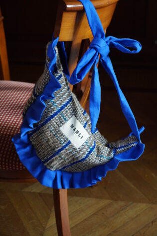 Sac banane angela tweed beige indigo et froufrou bleu electrique
