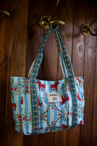 Cabas carré Marina - Motif chevaux rayé bleu ciel