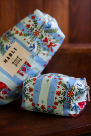 Trousse mini Maria - Motif chevaux rayé bleu ciel