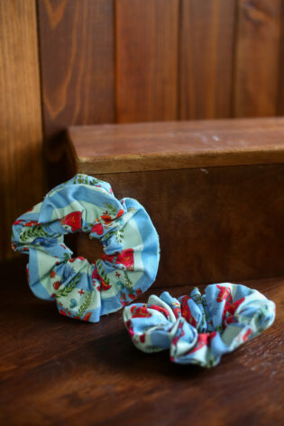 Chouchou Mila  - Motif chevaux rayé bleu ciel