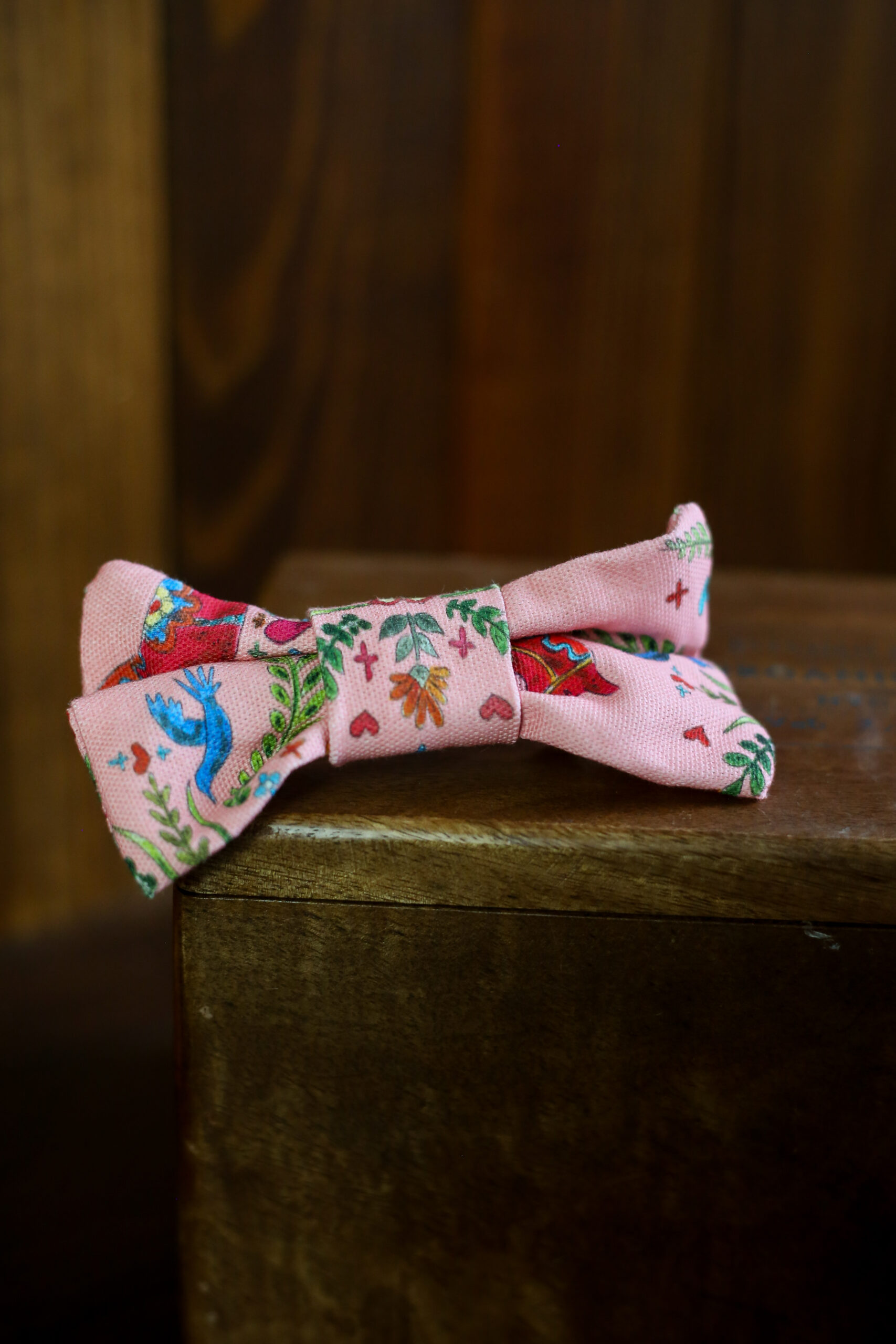 Petit nœud Elena - Motif chevaux rose