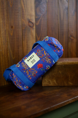 Sac polochon mini Nikita  - Motif fleuri bleu indigo