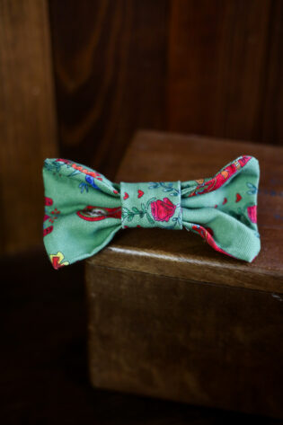 Petit nœud Elena  - Motif poupée russe chevaux verts