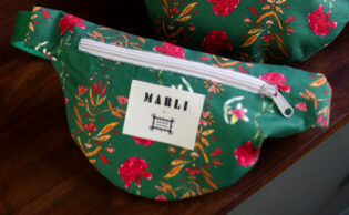 Banane mini Nouchka  - Motif fleuri vert sapin