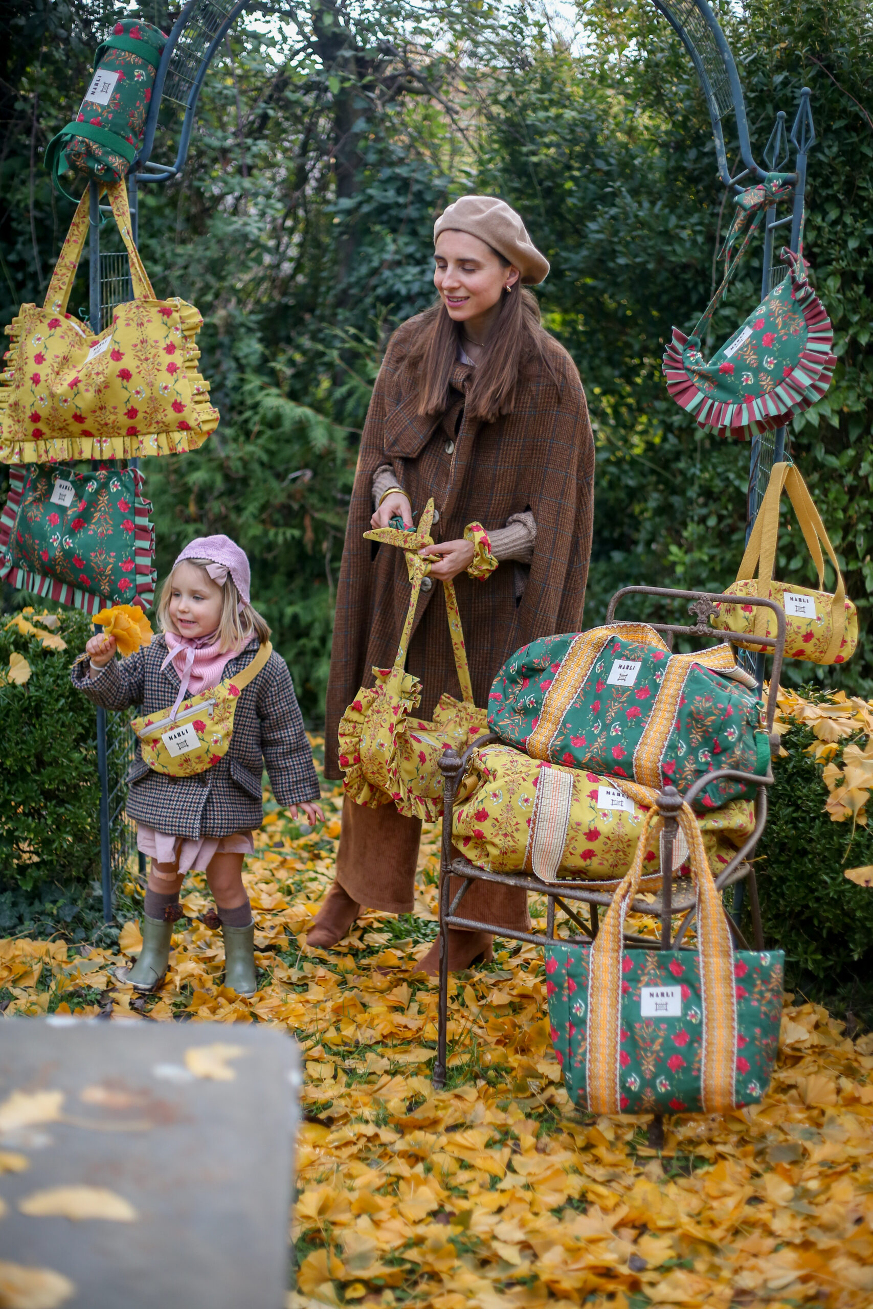 Banane Natacha - Motif fleuri jaune – Image 3