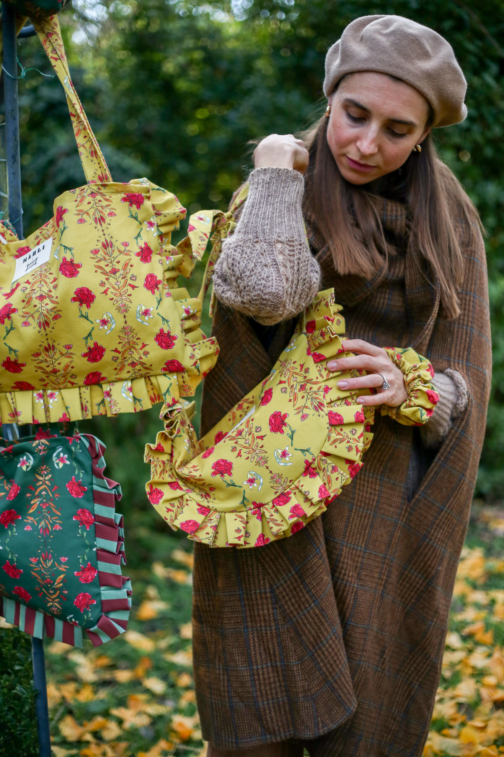 Banane froufrou Tatiana - Motif fleuri jaune