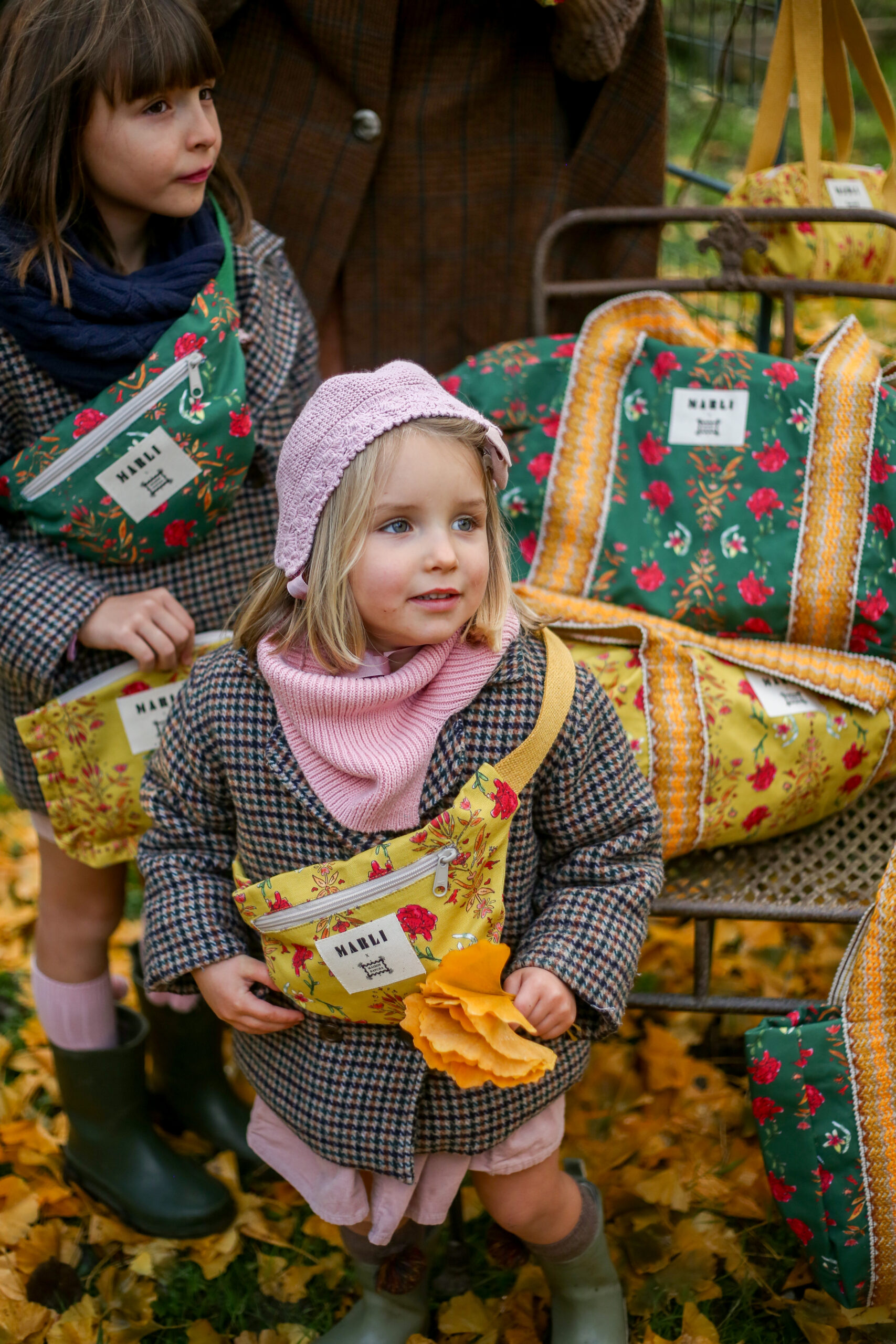 Banane mini Nouchka - Motif fleuri jaune – Image 5