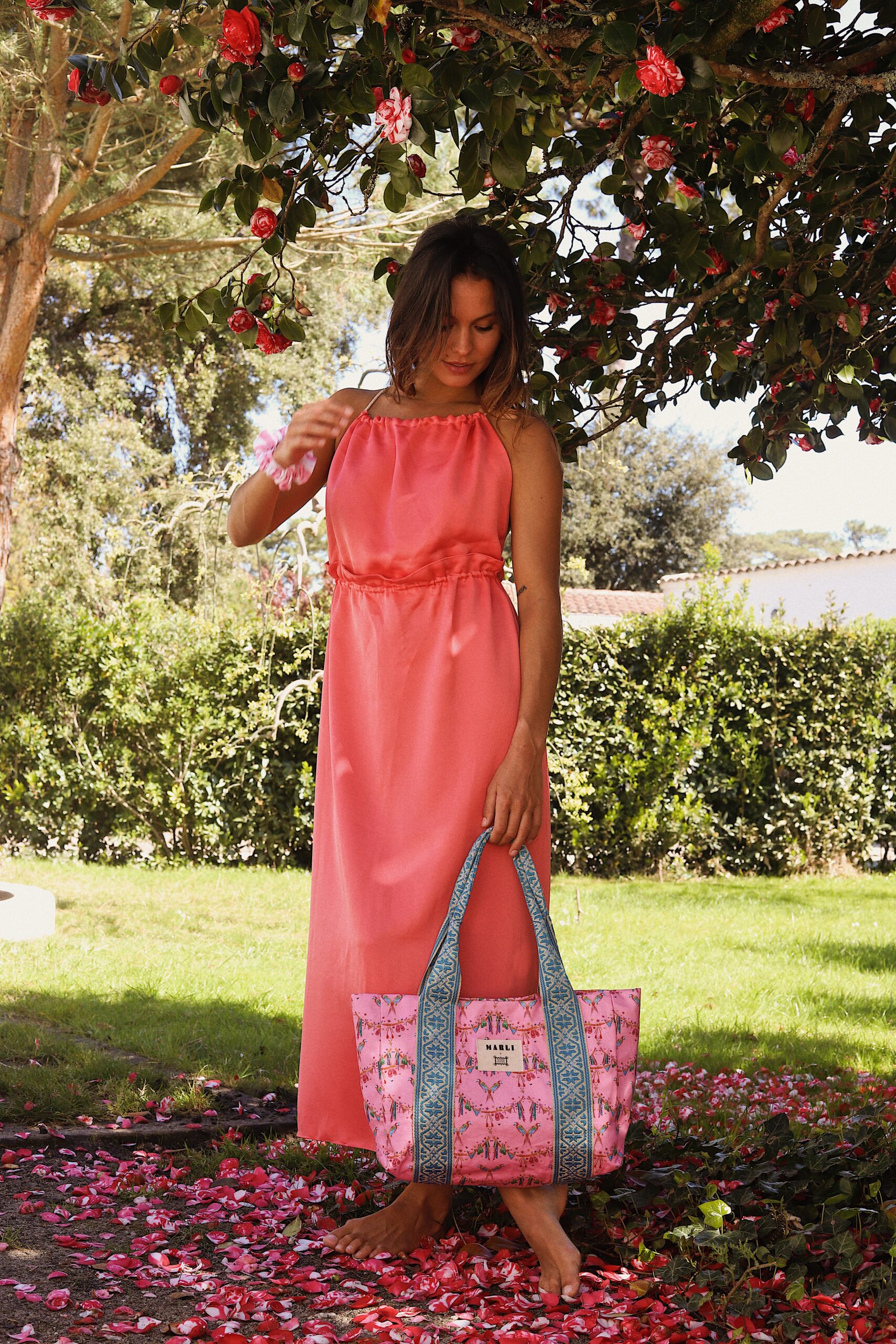 Cabas carré Mathias - Motif Bikini et Perroquets fond rose – Image 4