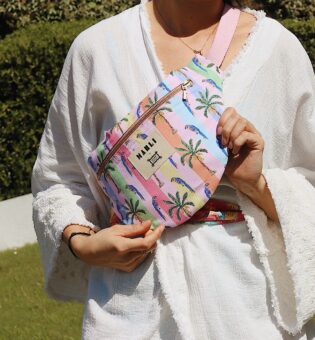 Banane Gabriela - Motif perroquets et palmiers fond multicolore